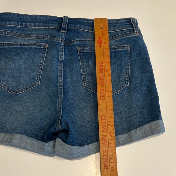 LC Laura Conrad Sz 12 Distressed Blue Jean Shorts - Picture 4 of 8